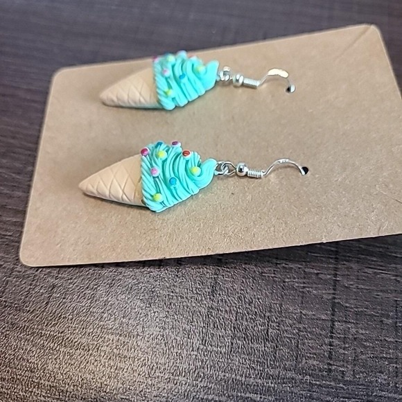 Mint with Sprinkles Ice Cream Cone Dangle Drop Earrings Handmade NWOT Fun Casual - Picture 5 of 6